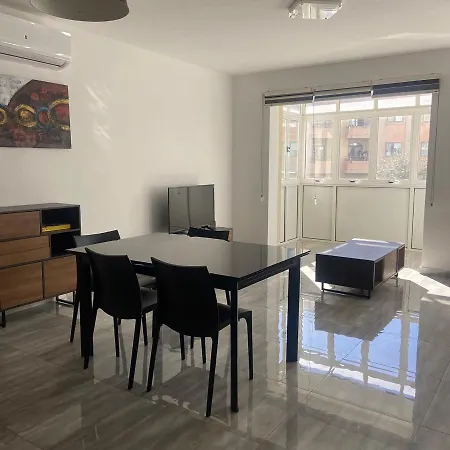 F7 Modern And Bright In Malta Apartment