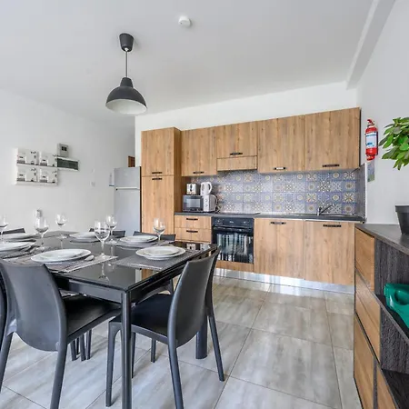 F7 Modern And Bright In Malta *