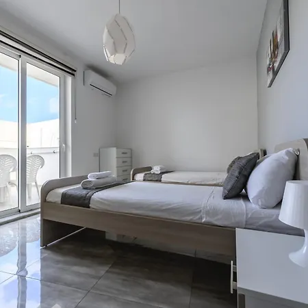 F7 Modern And Bright In Malta *